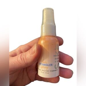 Silke hair detangler spray bottle 1fl ounce